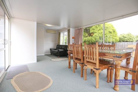 Photo of property in 124 Memorial Avenue, Burnside, Christchurch, 8053