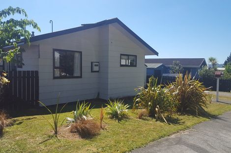 Photo of property in 8 Bobstay Lane, Whitby, Porirua, 5024