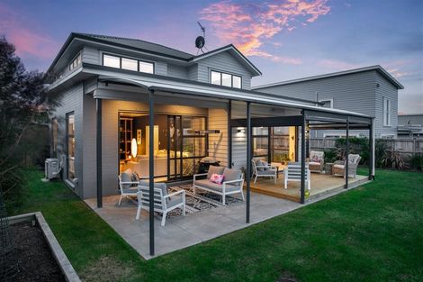 Photo of property in 21 Kukuwai Avenue, Red Beach, 0932