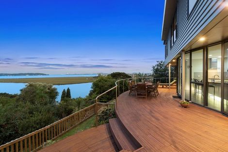 Photo of property in 187 West Harbour Drive, West Harbour, Auckland, 0618