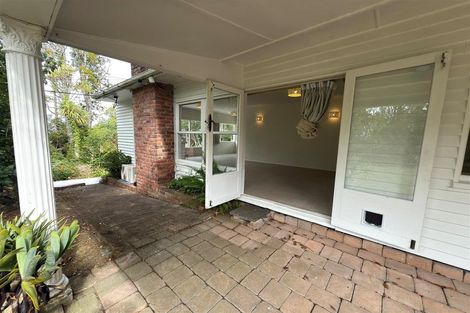 Photo of property in 208 Godley Road, Titirangi, Auckland, 0604