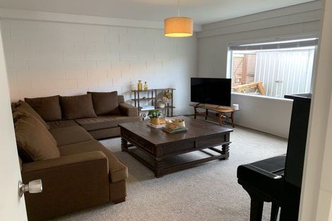 Photo of property in 4/87 Ocean View Road, Hillcrest, Auckland, 0627