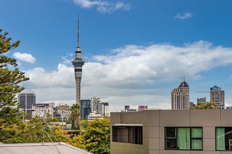 Photo of property in 4/10 Saint Georges Bay Road, Parnell, Auckland, 1052