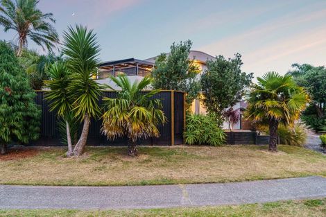 Photo of property in 15 Seychelles Drive, Papamoa Beach, Papamoa, 3118