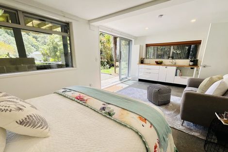 Photo of property in 37 Western Road, Laingholm, Auckland, 0604