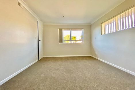Photo of property in 17 View Road, Papakura, 2110