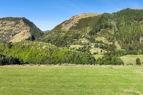 Photo of property in 333 Hill View Road, Motupipi, Takaka, 7183