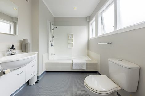 Photo of property in 2/3 Hubert Henderson Place, Remuera, Auckland, 1050