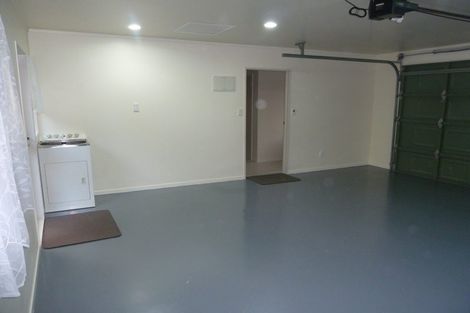 Photo of property in 68a Awaroa Road, Sunnyvale, Auckland, 0612