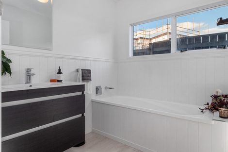 Photo of property in 15a Gordon Road, Mount Maunganui, 3116