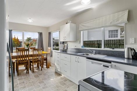 Photo of property in 104 Richmond Avenue, Richmond Heights, Taupo, 3330