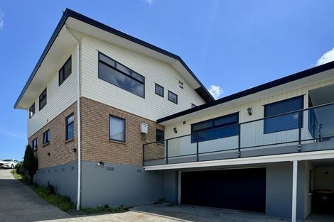 Photo of property in 25 Chieftain Rise, Goodwood Heights, Auckland, 2105