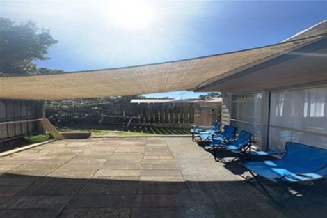 Photo of property in 32 Vandeleur Avenue, Birkdale, Auckland, 0626