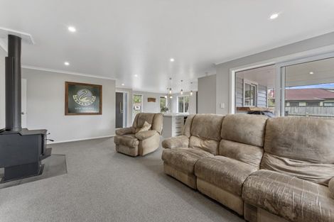 Photo of property in 82 Willoughby Street, Halcombe, 4779