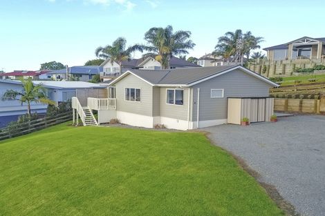 Photo of property in 181f Omokoroa Road, Omokoroa, 3114