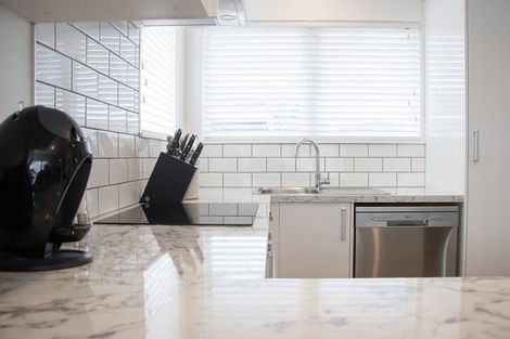 Photo of property in 6 Sutherland Crescent, Westbrook, Palmerston North, 4412