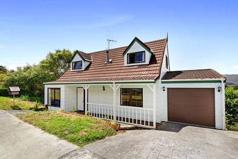 Photo of property in 6 Westra View, Tawa, Wellington, 5028