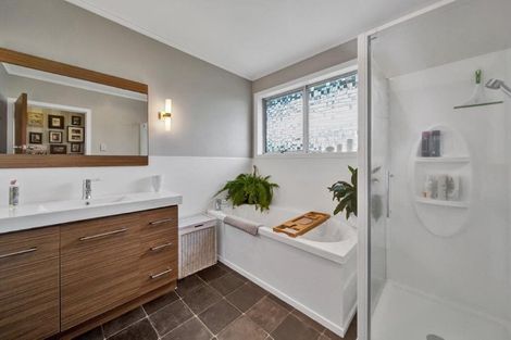 Photo of property in 17 Dives Avenue, Hawera, 4610