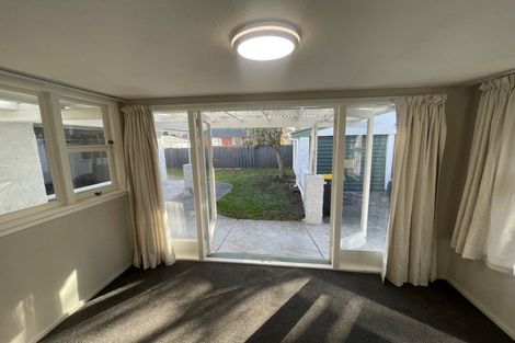 Photo of property in 17 Oakfield Street, Burnside, Christchurch, 8053