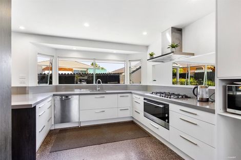 Photo of property in 8 Chippewa Place, Conifer Grove, Takanini, 2112