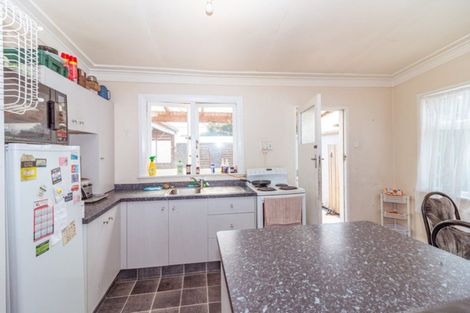 Photo of property in 102 Somme Parade, Aramoho, Whanganui, 4500