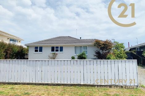 Photo of property in 5 Glenora Place, Hornby, Christchurch, 8042