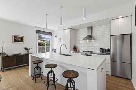 Photo of property in 40 Gaine Street, New Plymouth, 4310