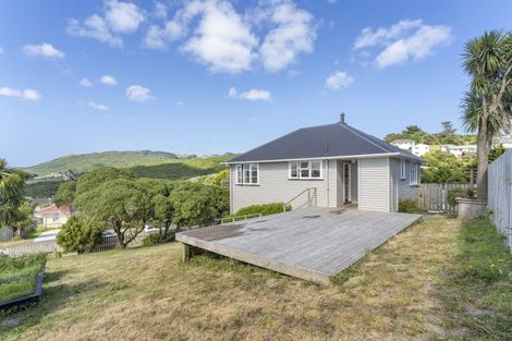 Photo of property in 19 Taupiri Crescent, Titahi Bay, Porirua, 5022