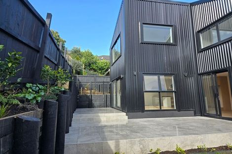 Photo of property in 4 Queensway, Three Kings, Auckland, 1024