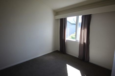 Photo of property in 1/6 Bond Crescent, Forrest Hill, Auckland, 0620