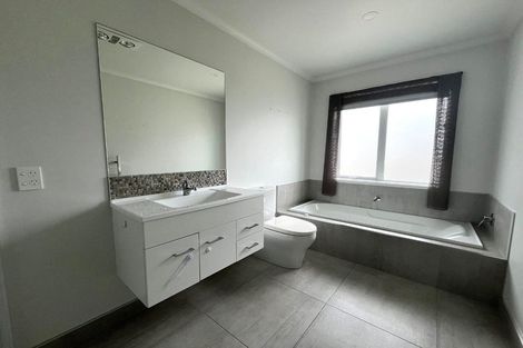 Photo of property in 7a Collingwood Road, Waiuku, 2123