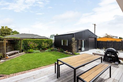 Photo of property in 11 Sandwich Road, St Andrews, Hamilton, 3200