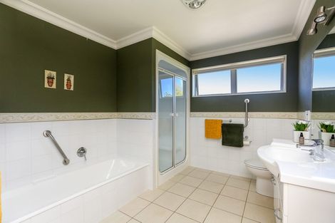 Photo of property in 233b Carrington Street, Vogeltown, New Plymouth, 4310