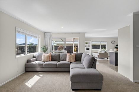 Photo of property in 14 Rochfort Crescent, Pyes Pa, Tauranga, 3112