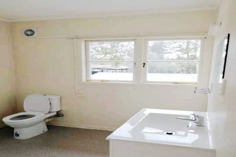 Photo of property in 244 Boord Crescent, Kumeu, 0891