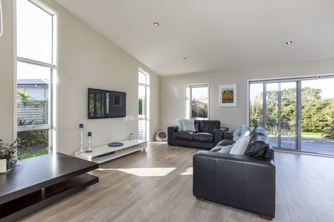 Photo of property in 74 Omana Avenue, Shelly Beach, Helensville, 0874