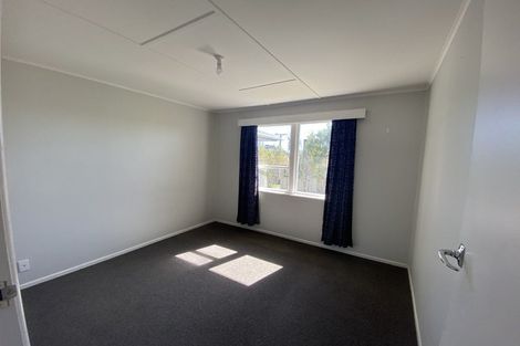 Photo of property in 21 Barclay Street, Newlands, Wellington, 6037