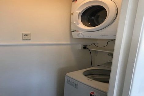 Photo of property in 132 Brougham Street, Mount Victoria, Wellington, 6011