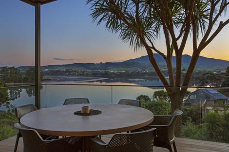 Photo of property in 21 Point Street, Raglan, 3225