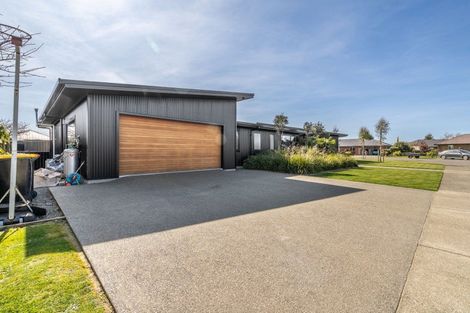 Photo of property in 8 Talboys Drive, Winton, 9720