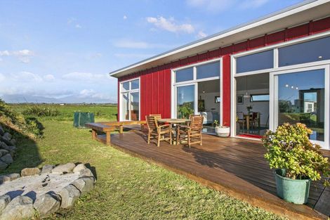 Photo of property in 62 Anglers Avenue, Warea, New Plymouth, 4381