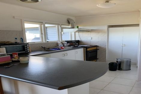 Photo of property in 521 East Coast Road, Murrays Bay, Auckland, 0630
