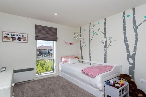 Photo of property in 103 Shillingford Boulevard, Rolleston, 7615