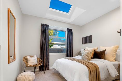 Photo of property in 100 Memorial Avenue, Ilam, Christchurch, 8053