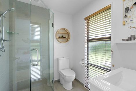 Photo of property in 15 Whitau Place, Marshland, Christchurch, 8083