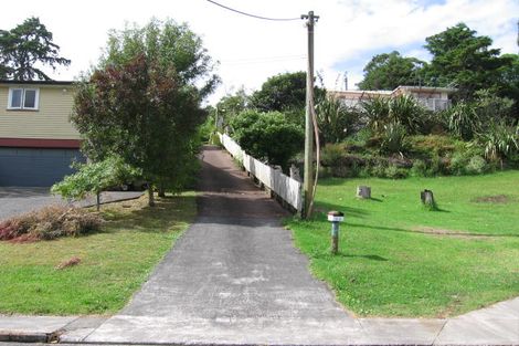 Photo of property in 2/11 Rangeview Road, Sunnyvale, Auckland, 0612