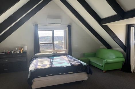 Photo of property in 6 Kinnel Grove, Papakowhai, Porirua, 5024