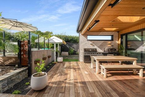 Photo of property in 196 Paku Drive, Tairua, 3508