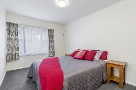 Photo of property in 34 Knights Road, Rothesay Bay, Auckland, 0630