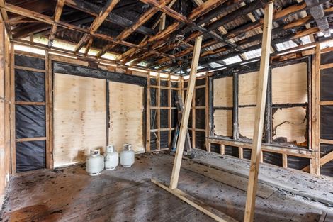 Photo of property in 4 Amundsen Grove, Stokes Valley, Lower Hutt, 5019